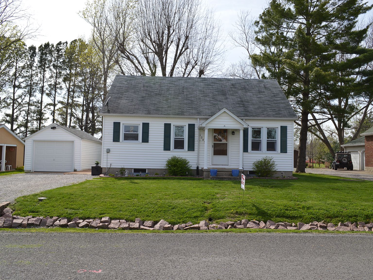 1043 Sparta St, Saint Libory, IL 62282 Zillow