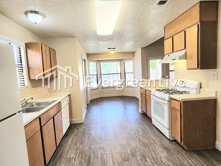 2324 Santo Domingo Ct — Photo 9