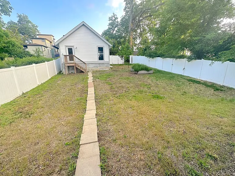 1108 Lenore St — Photo 54