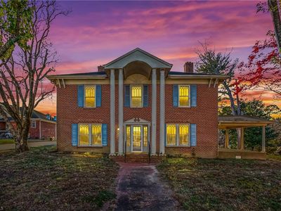 400 W Main St, Pinnacle, NC, 27041