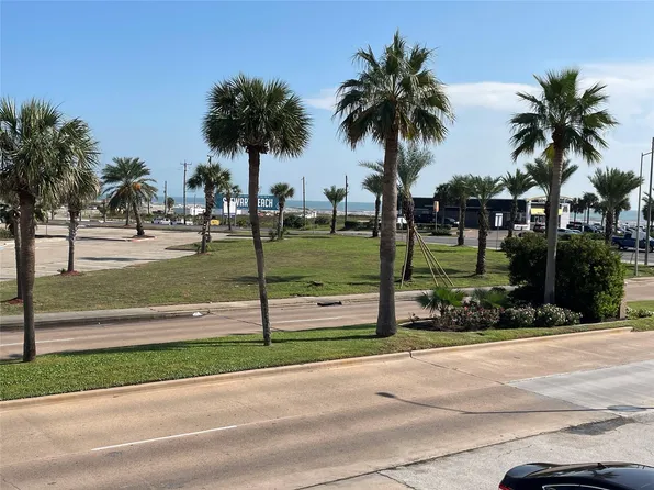 909 University Blvd #905, Galveston, TX 77550
