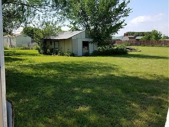 3rd image of 506 Green Acres Dr