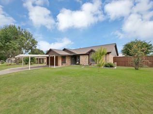537 N Park Dr, Saginaw, TX 76179