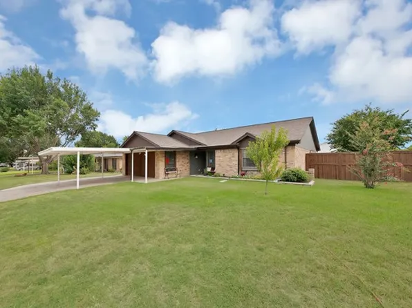 537 N Park Dr, Saginaw, TX 76179