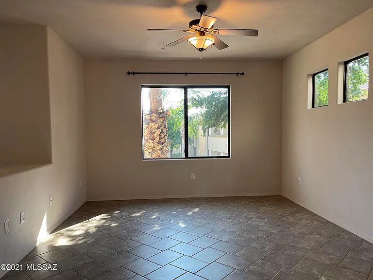 2550 E River Rd #3203 — Photo 6