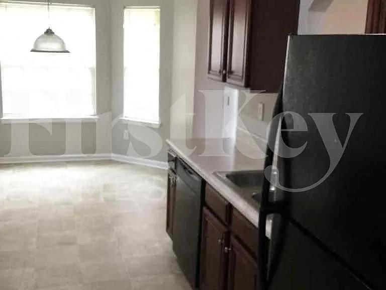 50 Greenway Dr — Photo 8