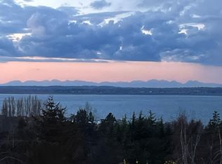 111 Hawthorn Rd, Bellingham, WA 98225