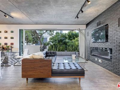 818 N Doheny Dr APT 203, West Hollywood, CA, 90069