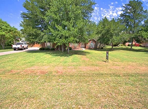 3rd image of 208 Aqua Vista Dr
