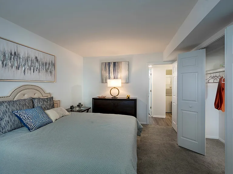 Renovated 2 Bedroom Apartment Home
