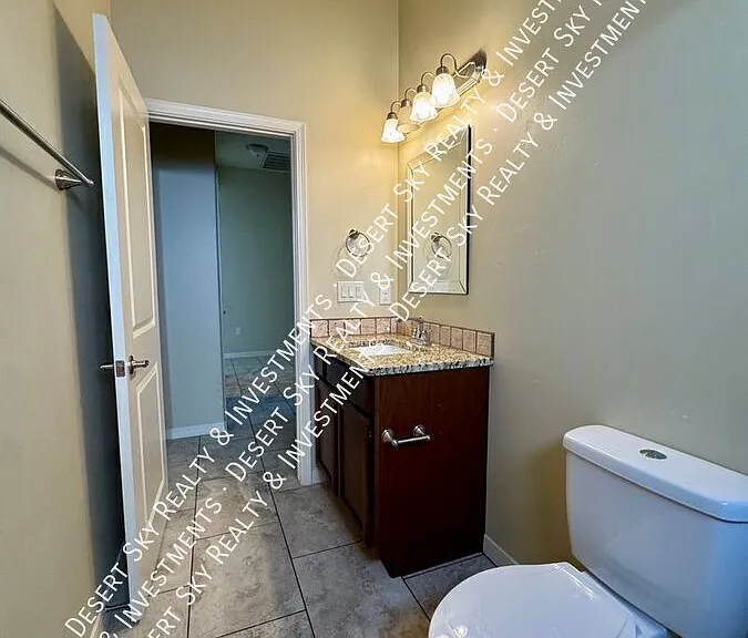 1911 Pella Ct — Photo 25
