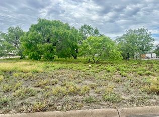 701 W Warren Ave, Kingsville, TX 78363