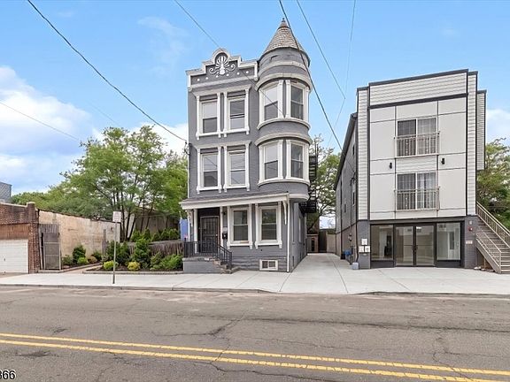 2nd image of 422 18th Avenue