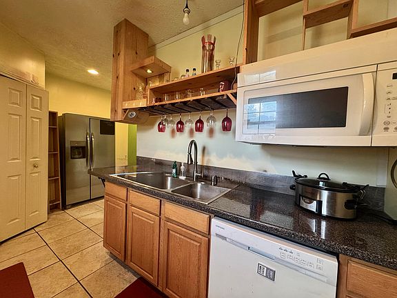 3rd image of 838 Ritter Dr