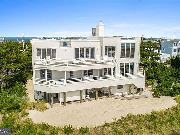 5th image of 1067 Long Beach Blvd #C