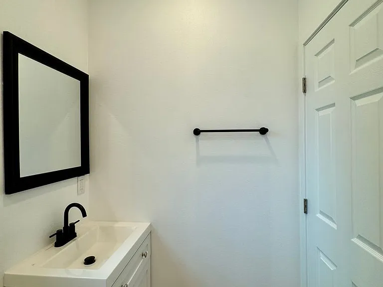5250 Los Altos Plaza — Photo 28