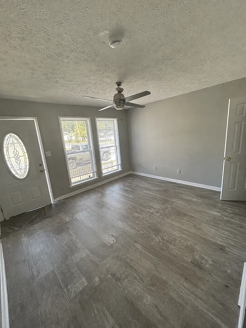 Spacious 3-Bedroom, 2-Bath Home — Photo 2