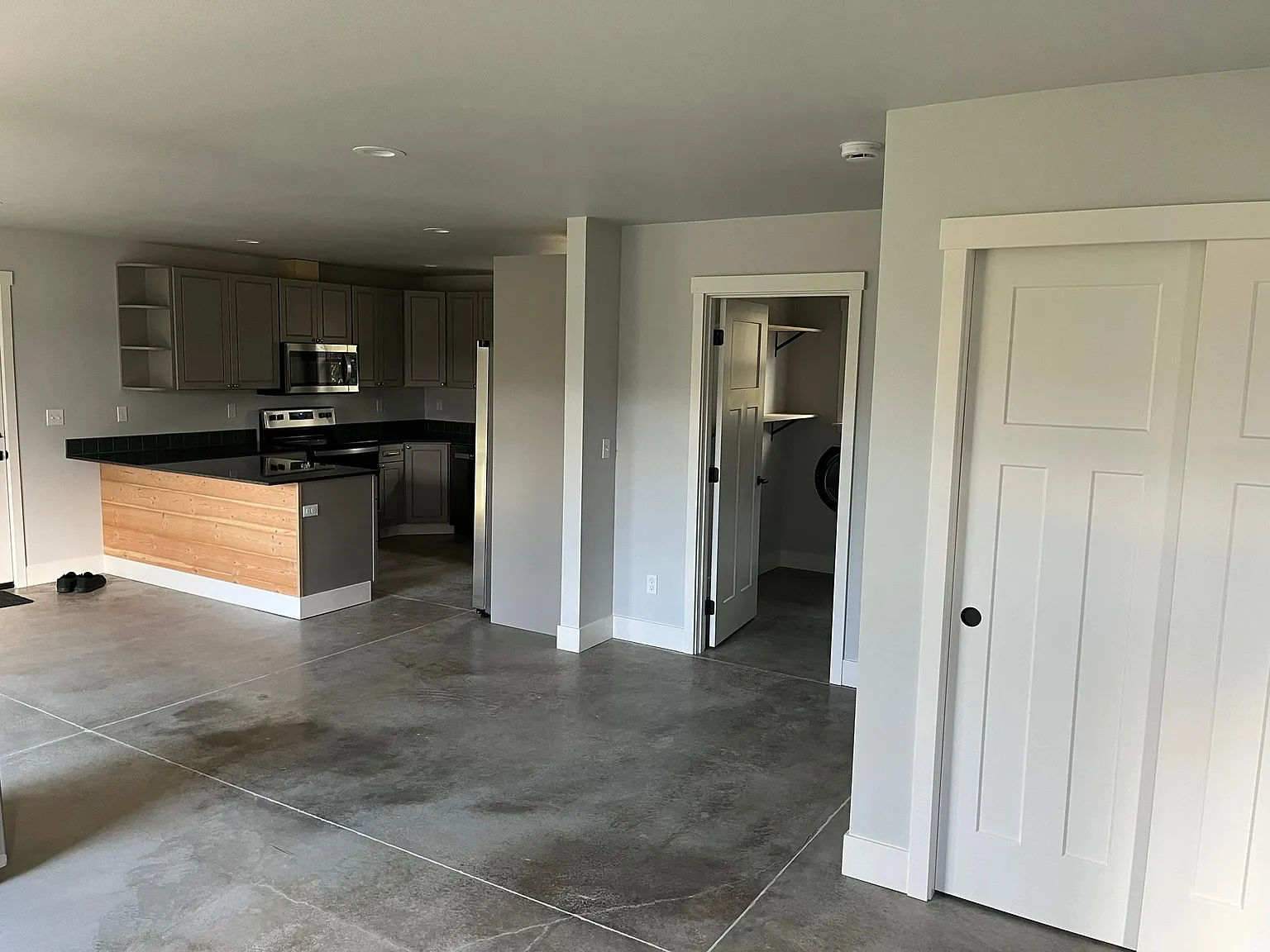 2 bed, 1115 sqft, $1,750 — Photo 3