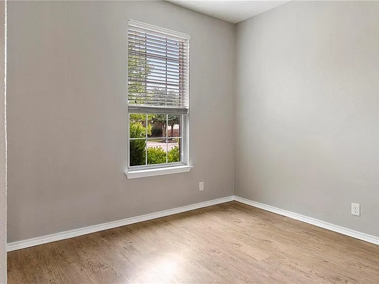534 Apricot Dr — Photo 25