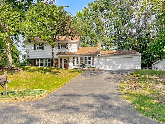 4th image of 21444 Morris Dr