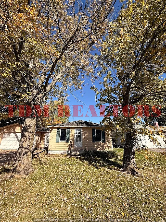 2 bed, 825 sqft, $1,100 — Photo 1