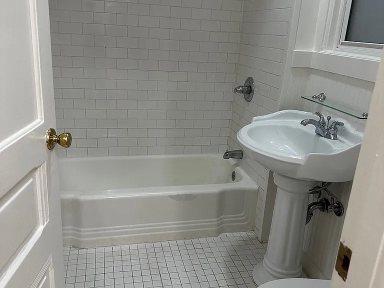 1936 Bush St #5 — Photo 4