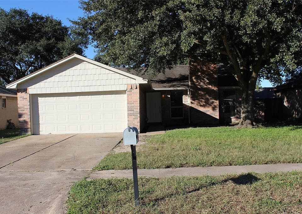 1st image of 18706 Lippizaner Dr