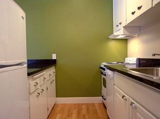 Convenient 1bd 1bth Minutes to Mt. Baker Light Rail!, Seattle, WA 98144
