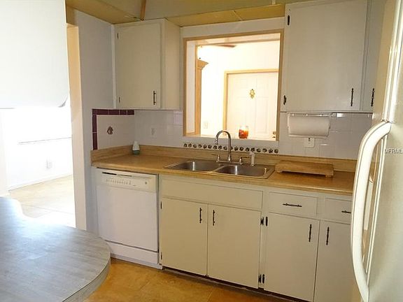 2nd image of 1908 Canterbury Ln Unit 19