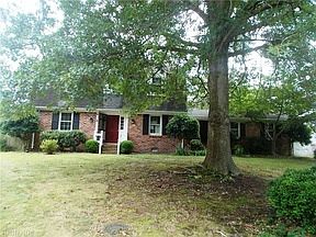1st image of 642 Fox Grove Ct E