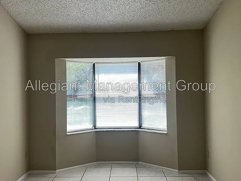 7107 Blair Dr — Photo 3
