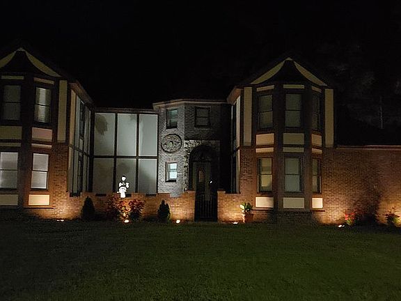 IMPRESSIVE SOLAR LIGHTING