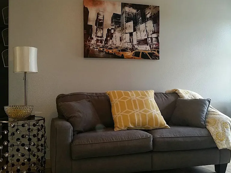 Palm Tree Apartments — Photo 7