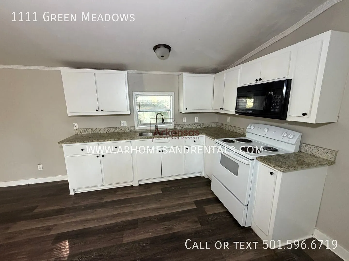 1/2 Off First Month's Rent ~ 3 Bedrooms | 2 Bathrooms ~ 1111 Green Meadows — Photo 4