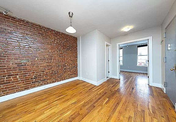 5th image of 302 Sumpter St APT 3