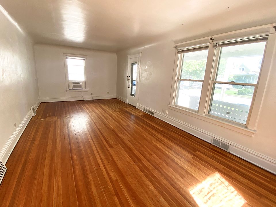 1st image of 717 Iowa Ave APT 1