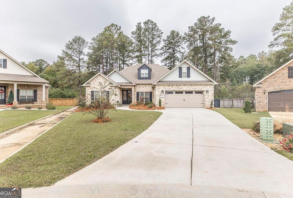 1st image of 106 Maidenhair Ct