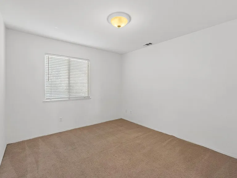 23764 Cloverleaf Way — Photo 16