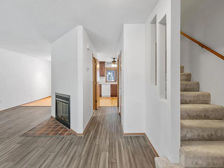 232 3rd Ave NE — Photo 5