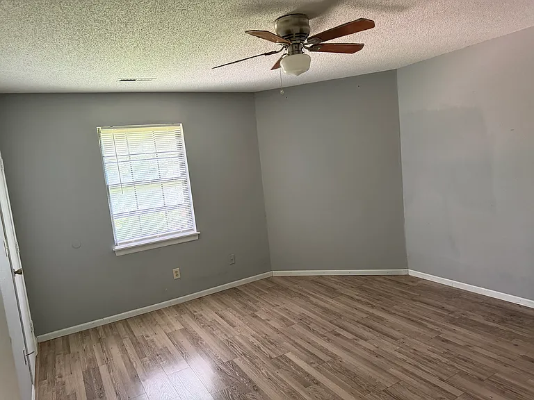 Large 2nd bedroom