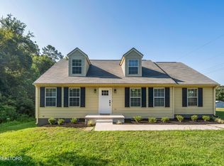9708 Smoky Row Rd, Strawberry Plains, TN 37871
