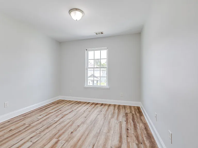 573 Governor Treutlen Cir — Photo 14