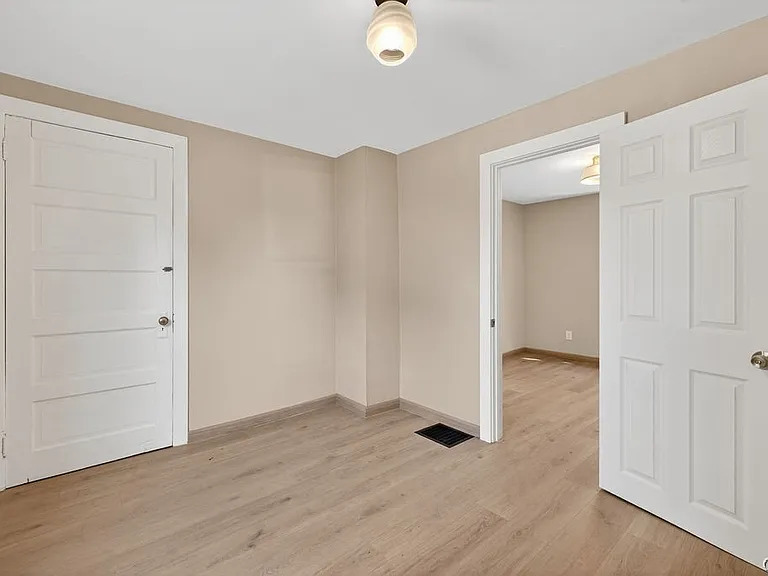 423 Wendell Ter — Photo 15
