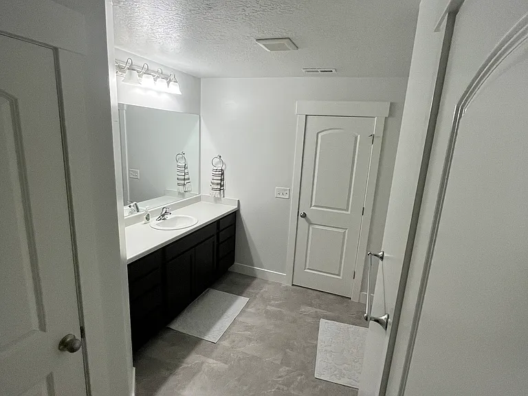 4249 W 2010 N — Photo 7