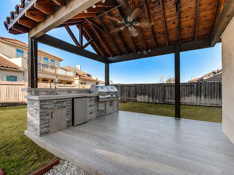 2422 Camden Creek Ln — Photo 28
