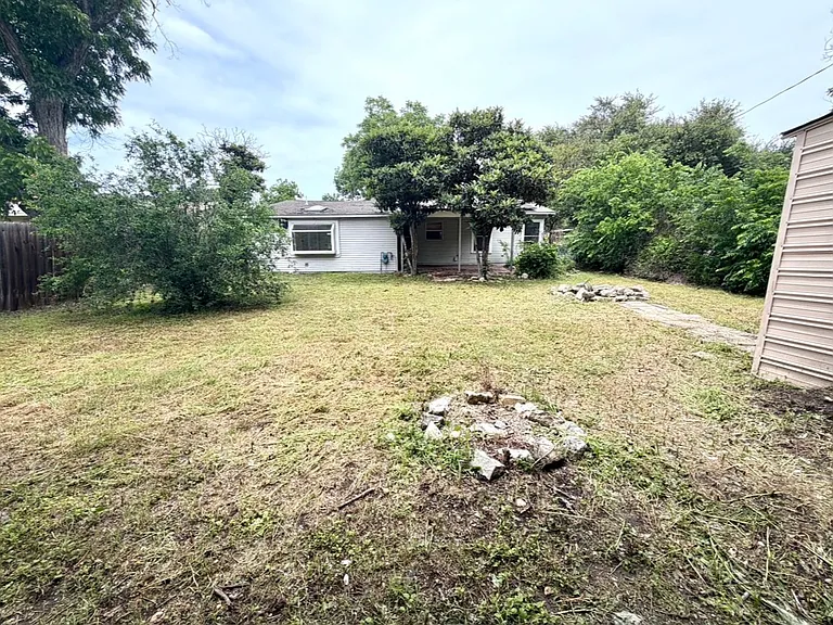 414 Olney Dr — Photo 16