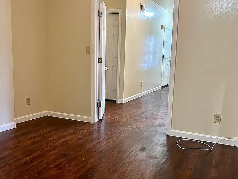 318 16th Ave #5L — Photo 2