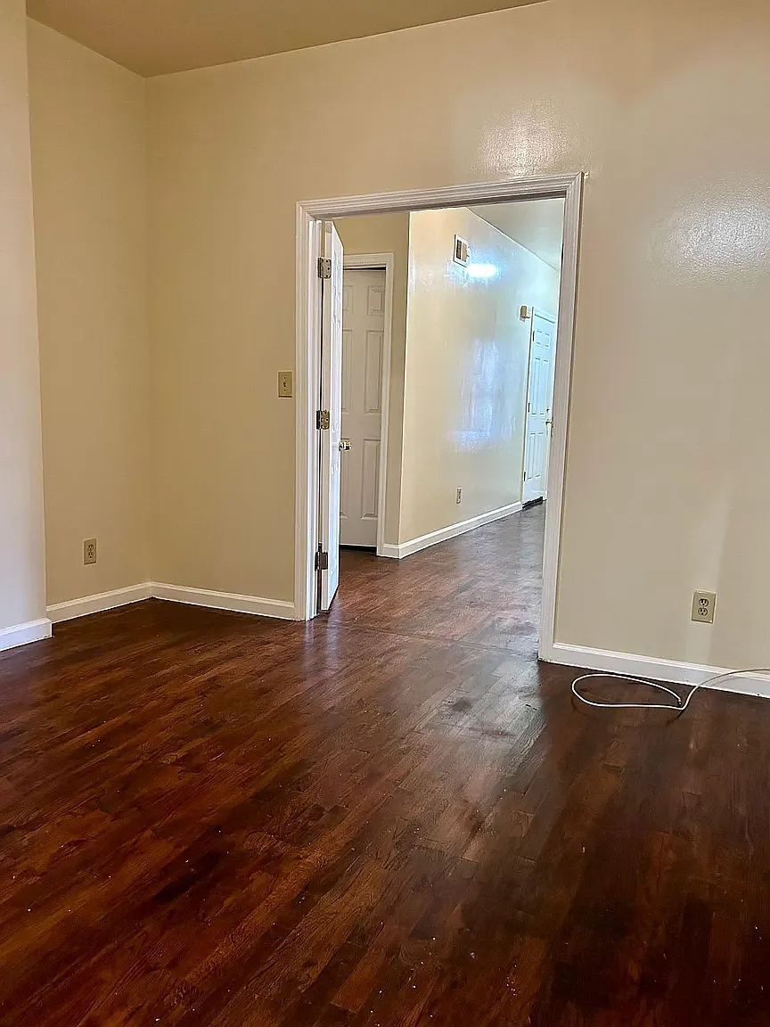 Building Photo - 318 16th Ave #5L