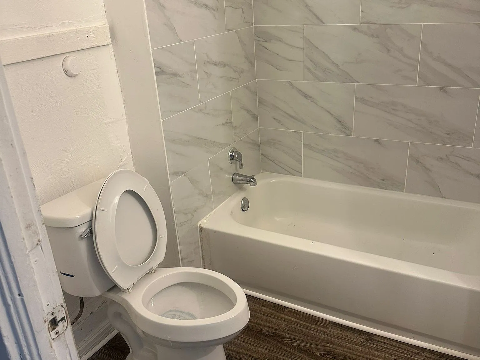 426 Model St — Photo 2