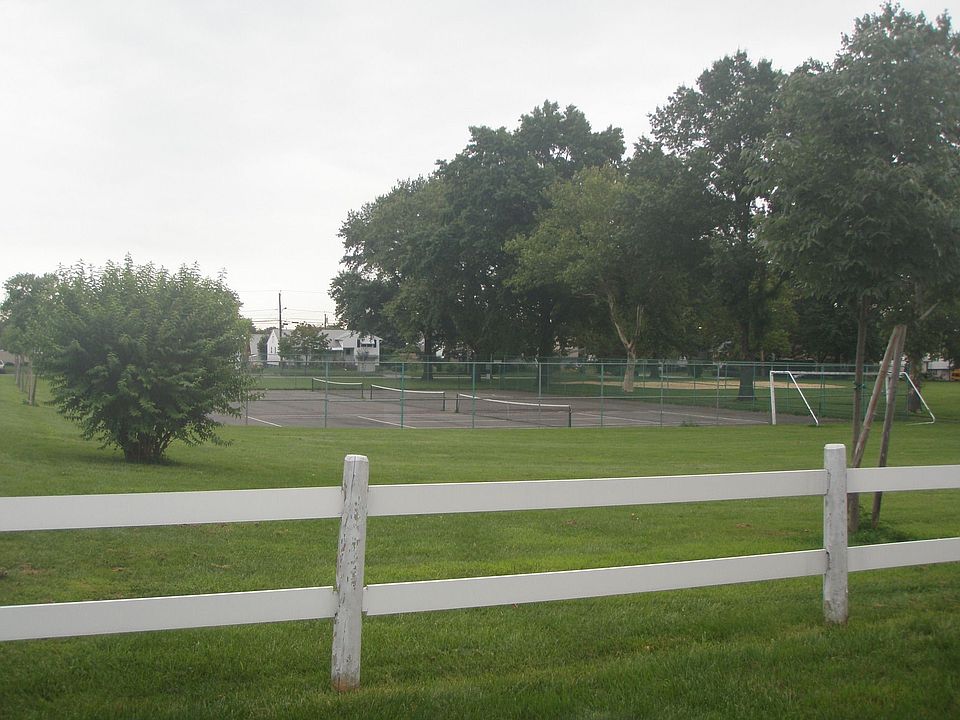 2nd image of 96 Greglawn Dr
